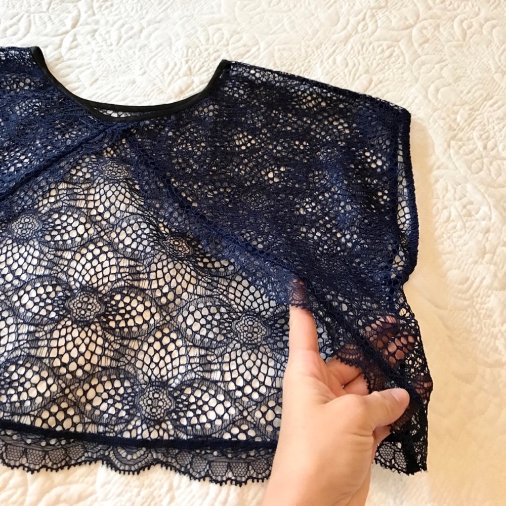 V I C T O R I A S S E C R E T : Lace Crop Top - image 4